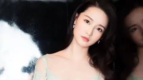 董宇辉收入30亿