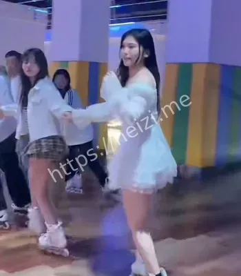 轮滑冰姑娘
