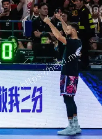 姚明现身大场面之夜