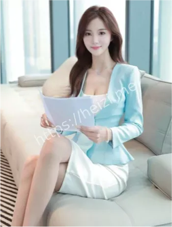 清纯学姐人设崩塌