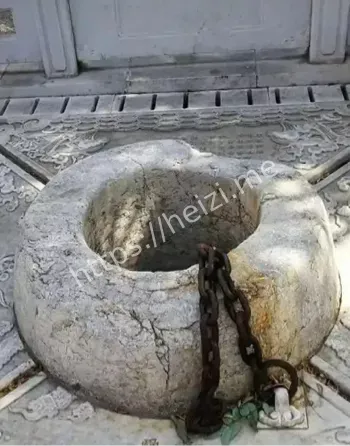 长白山锁龙井传说