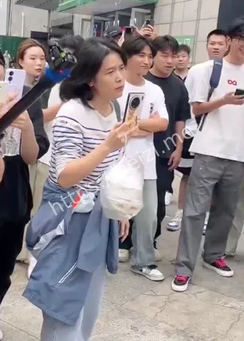 王源演唱会围堵真相