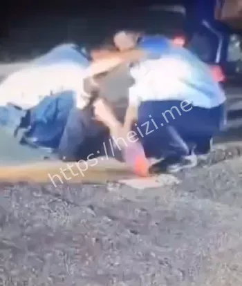 何某随机砍杀3死3伤