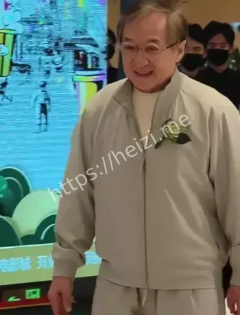 成龙71岁近照真假辨析