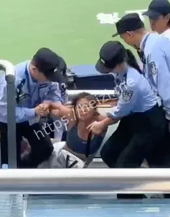 旗忠网球中心社死现场