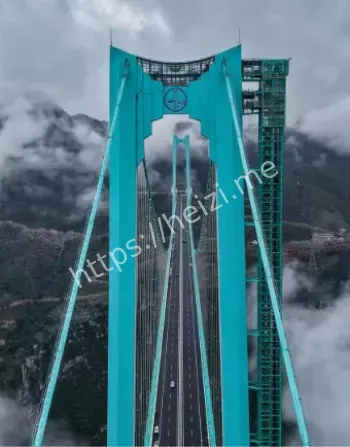 世界第一高桥625米悬空