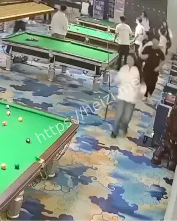 台球厅砍人双刀事件