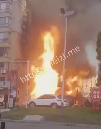 施工队挖断燃气管道