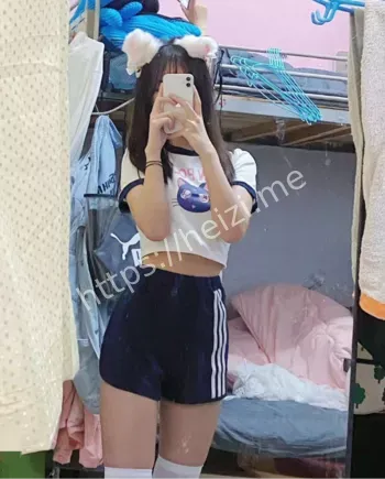 穆诗蔓约会网友