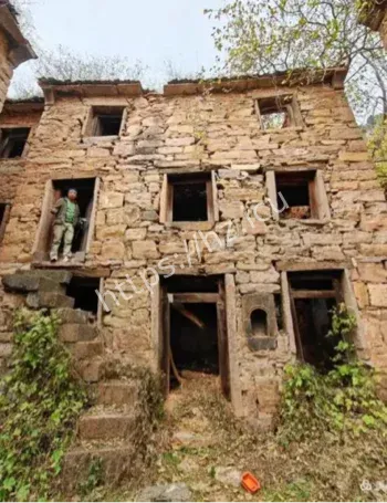 枕边鬼脸灵异谜团