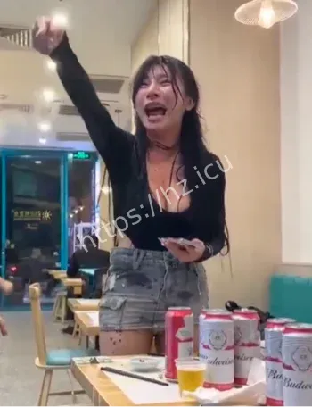 八千块钱纠纷美女大战