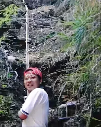 登山男子离奇死亡