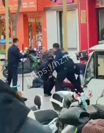 因琐事发生口角